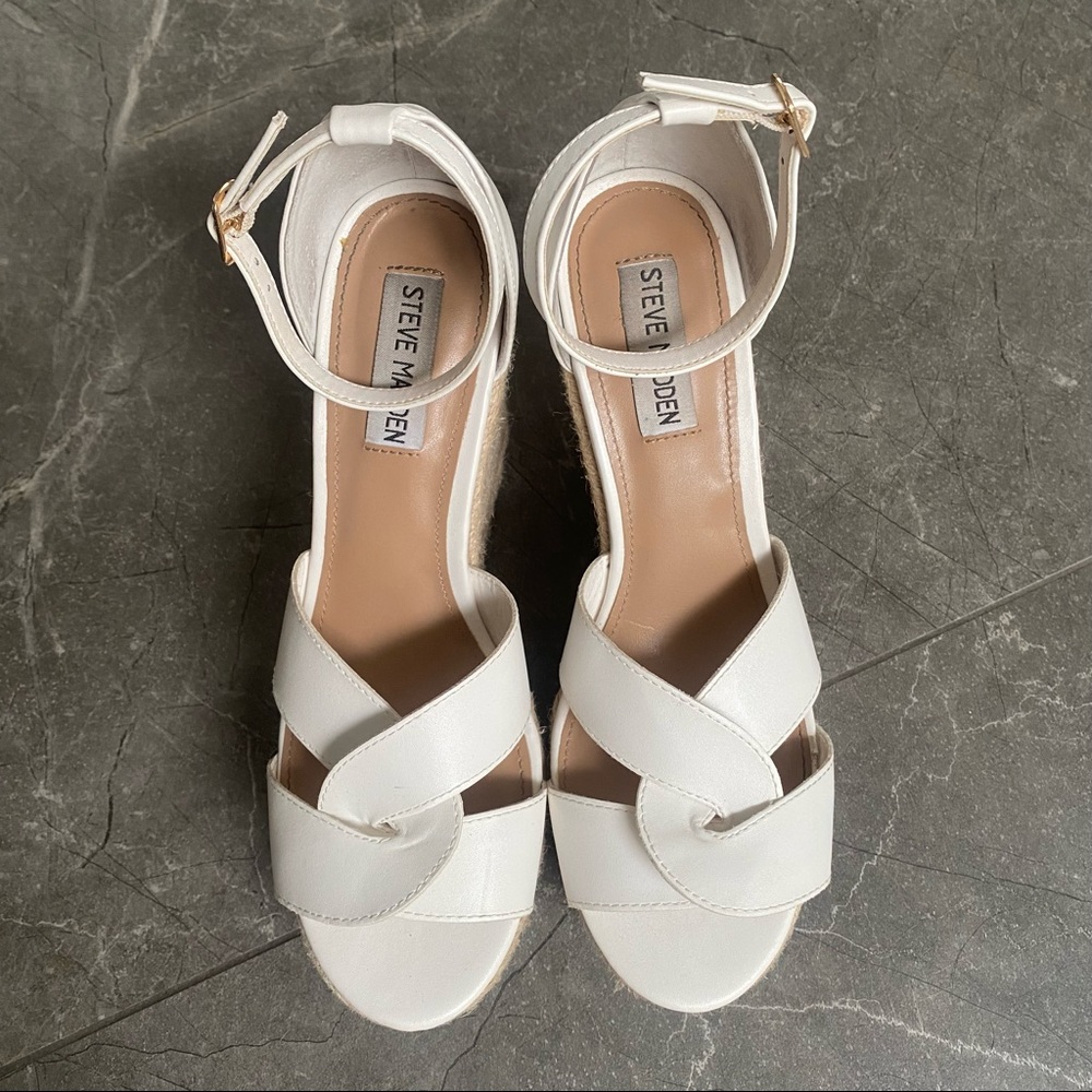 Steve Madden white and tan wedges
